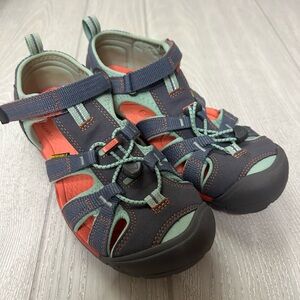 Keen Outdoor Sandal Shoes Size 5